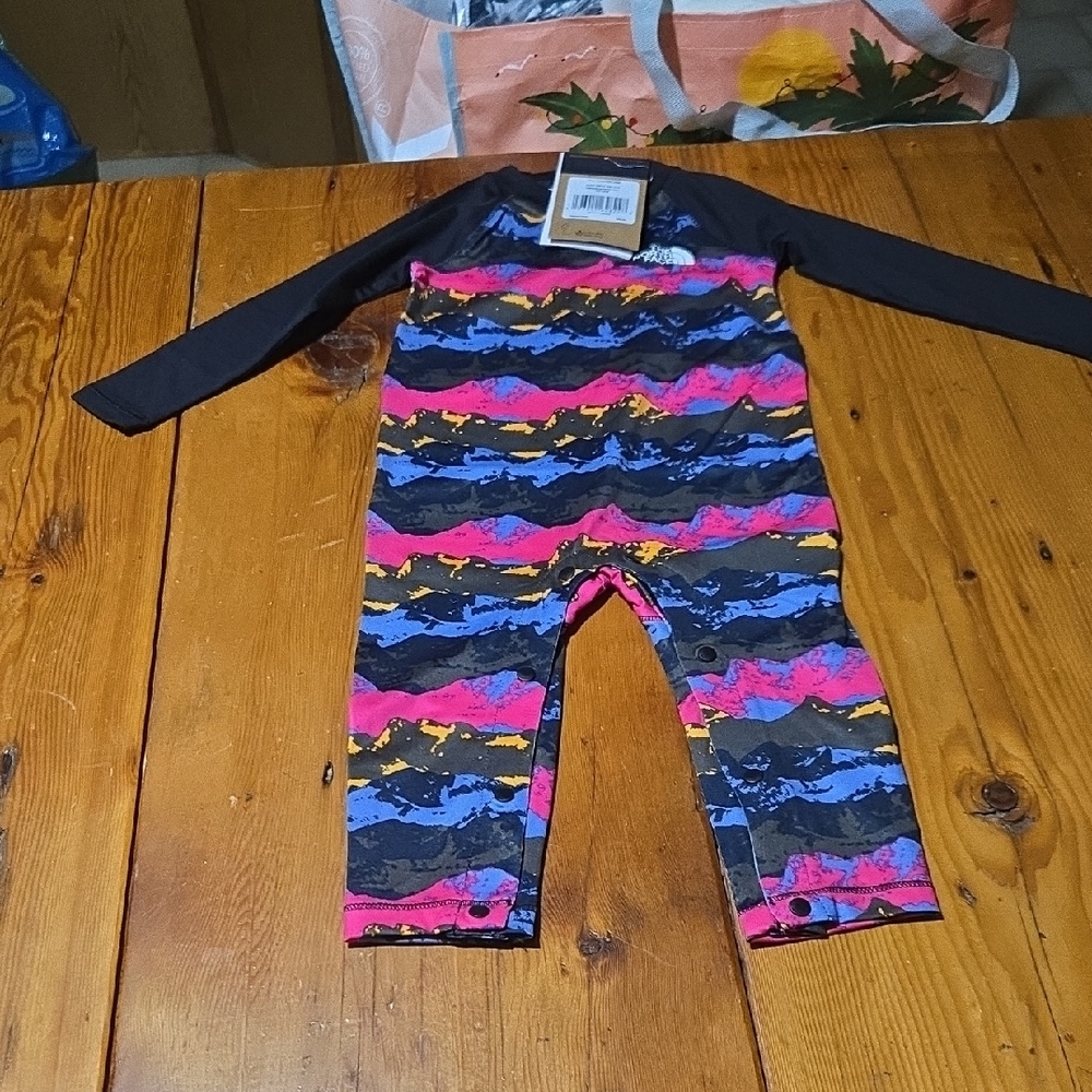 The North Face Infant Long Sleeve Swim Spf 40 Sz 12/18 Months